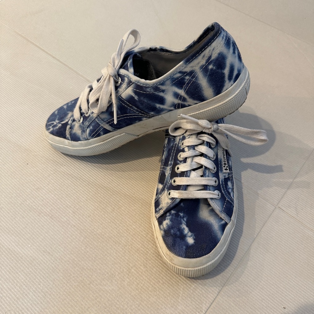 Superga Navy tie dye sneakers in women’s size 8